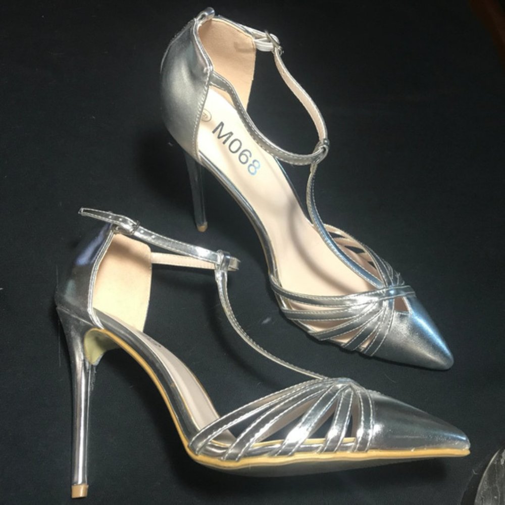 M068 Parker silver heels NIB size 9 New - Picture 2 of 7